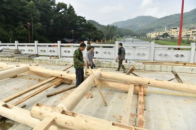 閩清匠人謝本建:斗榫合縫修繕古厝 時光荏苒不舍匠心